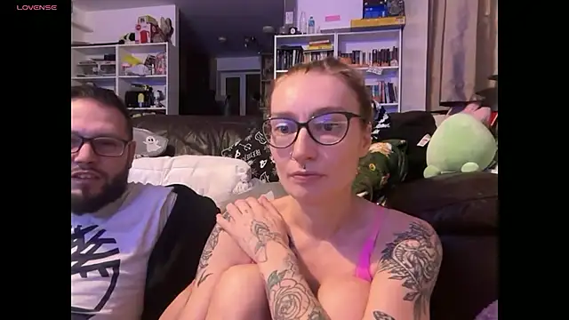 Snapshot of harleyblair chatting on November 2025 11:28:01 PM harleyblair online show from November 2025 11:28:01 PM