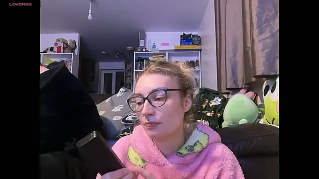 Snapshot of harleyblair chatting on November 2025 11:07:02 PM harleyblair online show from November 2025 11:07:02 PM