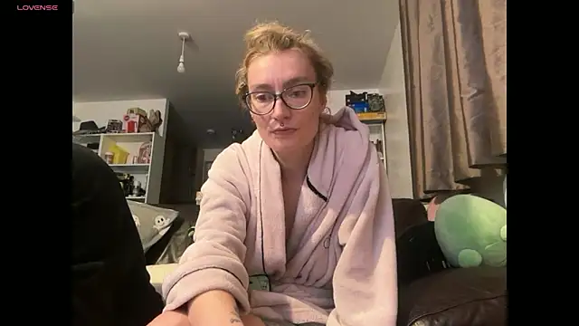 Snapshot of harleyblair chatting on December 2025 11:20:02 PM harleyblair online show from December 2025 11:20:02 PM