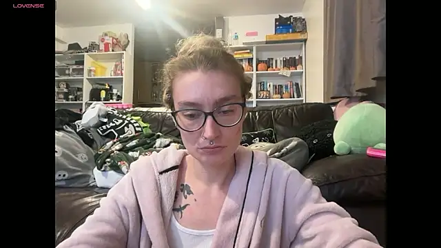 harleyblair online show from December 2025 11:10:02 PM