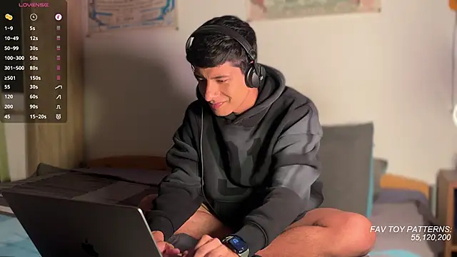 Snapshot of jim_dj chatting on July 2026 08:45:01 PM jim dj online show from July 2026 08:45:01 PM
