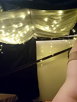 VeiledMuse online show from October 2025 01:06:01 AM