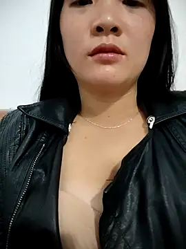 Snapshot of asian_2k chatting on November 2025 09:52:01 PM asian 2k online show from November 2025 09:52:01 PM