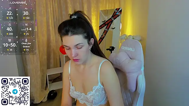 Snapshot of MalvinaDream chatting on October 2025 01:29:01 AM MalvinaDream online show from October 2025 01:29:01 AM