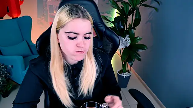 Stef Nicks online show from September 2025 05:20:01 AM