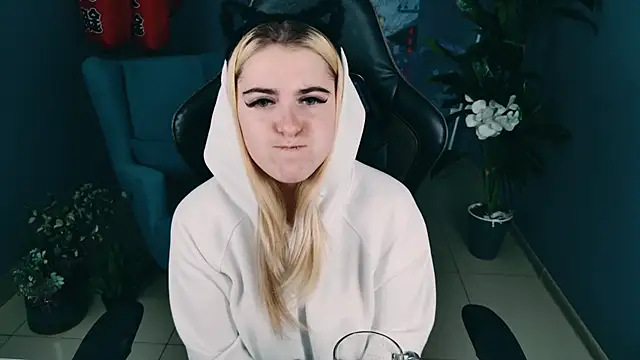 Stef Nicks online show from September 2025 05:22:01 AM