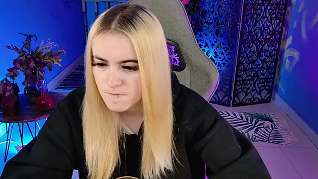 Stef Nicks online show from September 2025 05:23:01 AM