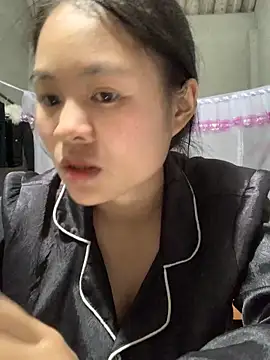 NhuFox online show from September 2025 01:33:01 PM