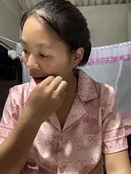 NhuFox online show from September 2025 01:13:01 PM