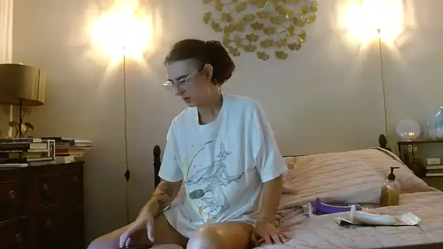 cindwyWow online show from October 2025 05:21:02 PM