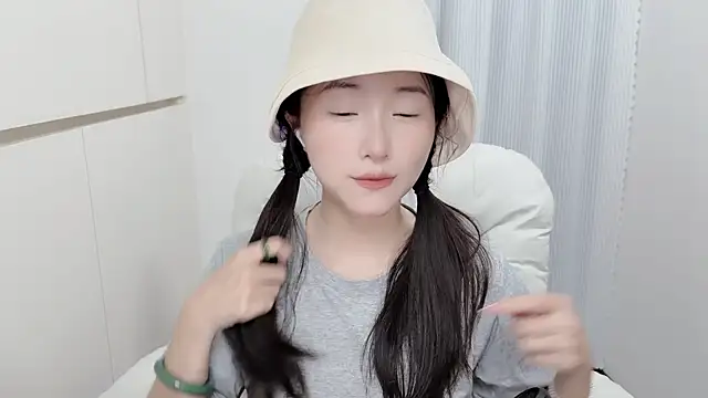 Snapshot of Rosalind_xixi chatting on June 2026 12:00:01 PM Rosalind xixi online show from June 2026 12:00:01 PM