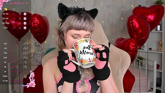 Snapshot of Tori_Cutie chatting on February 2026 12:03:01 AM Tori Cutie online show from February 2026 12:03:01 AM