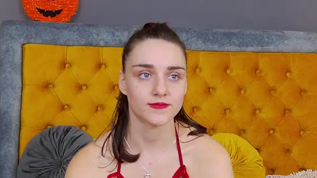 Jessica White  online show from November 2025 04:56:01 AM