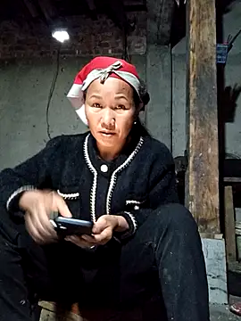 Snapshot of TinTin321 chatting on November 2025 12:32:01 AM TinTin321 online show from November 2025 12:32:01 AM