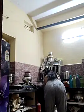 yelmaji91 online show from December 2025 05:45:02 AM