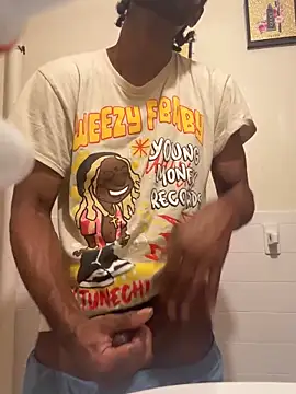 Snapshot of BigBDMari chatting on September 2025 12:33:01 AM BigBDMari online show from September 2025 12:33:01 AM