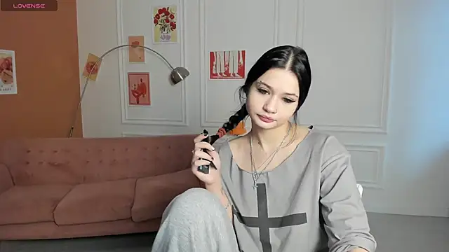 amy doessss online show from November 2025 09:42:01 AM