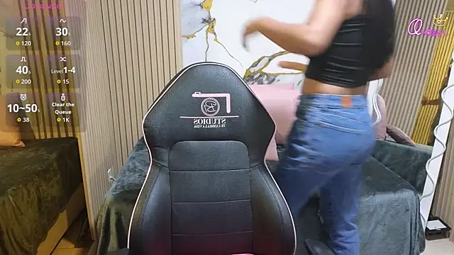 Snapshot of Lexy_tay chatting on April 2026 11:44:01 AM Lexy tay online show from April 2026 11:44:01 AM