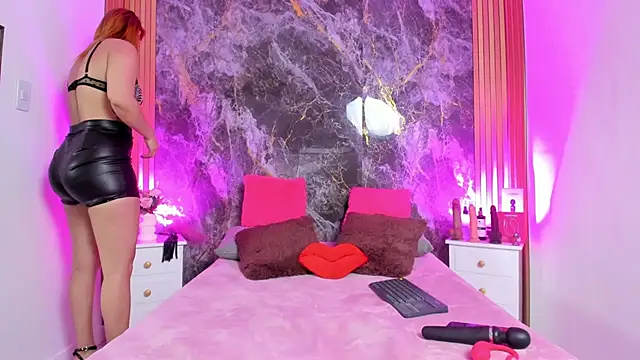 Snapshot of MIIRANDAHOT chatting on November 2025 12:59:02 PM MIIRANDAHOT online show from November 2025 12:59:02 PM