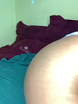 Seductive Yellow Titties online show from March 2026 08:32:01 PM