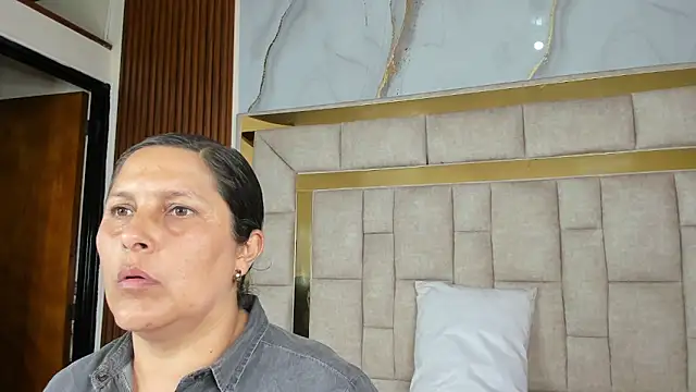 Snapshot of KikaDuque chatting on June 2026 08:31:02 PM KikaDuque online show from June 2026 08:31:02 PM