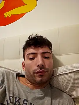 Snapshot of scopamiforte20cm chatting on October 2025 07:32:01 PM scopamiforte20cm online show from October 2025 07:32:01 PM