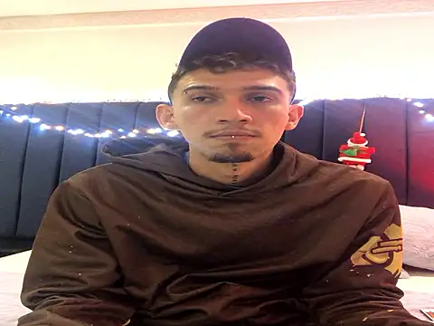 dominik thompson777 online show from November 2025 08:42:01 AM