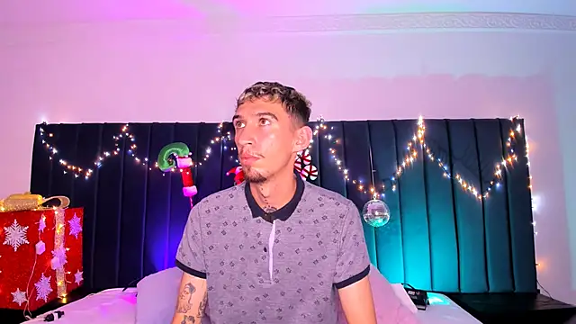 dominik thompson777 online show from November 2025 04:24:02 AM