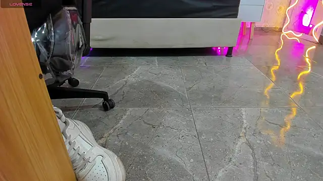 BLUE TAY1 online show from October 2025 11:40:01 AM