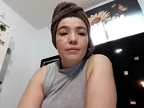 Snapshot of vegacristal88 chatting on November 2025 03:12:01 PM vegacristal88 online show from November 2025 03:12:01 PM