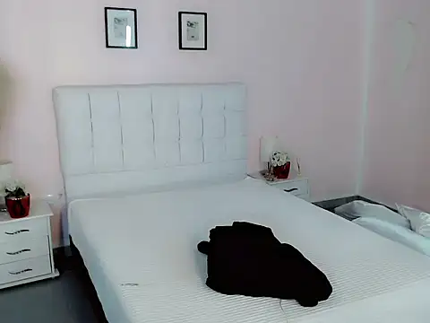 nathalialoes1 online show from October 2025 07:03:02 PM