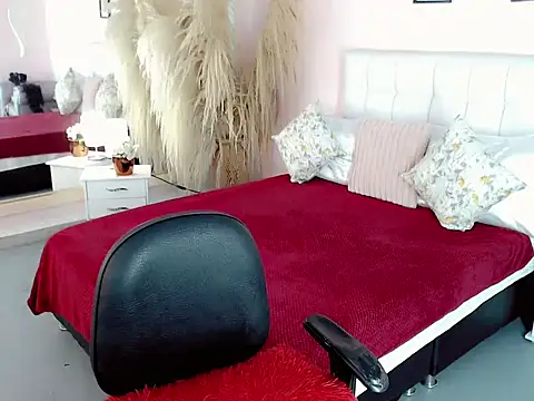 nathalialoes1 online show from November 2025 06:52:01 PM