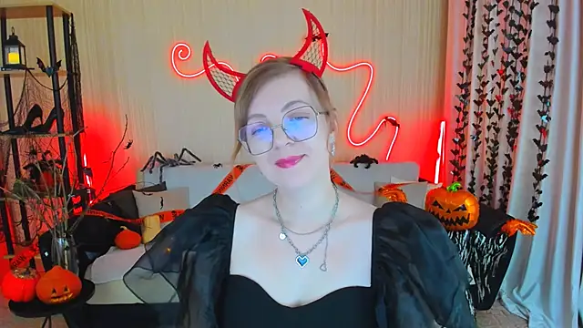 YourUniverser online show from October 2025 09:26:02 AM