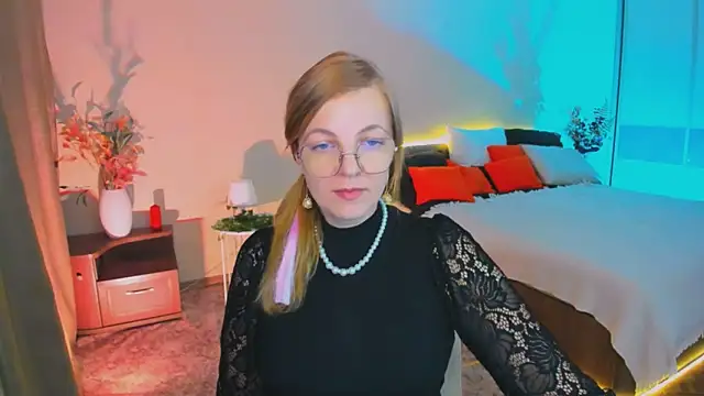 YourUniverser online show from November 2025 09:41:02 AM