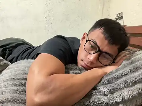 PinooyMilker online show from December 2025 01:51:02 PM