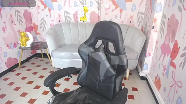 Snapshot of Luna_Star_v chatting on October 2025 03:14:01 AM Luna Star v online show from October 2025 03:14:01 AM