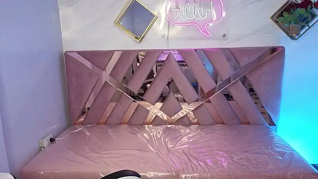 Snapshot of Luna_Star_v chatting on November 2025 03:29:02 AM Luna Star v online show from November 2025 03:29:02 AM