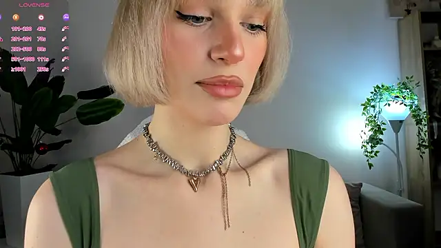 Snapshot of Ice_Strawberry chatting on January 2026 03:10:02 AM Ice Strawberry online show from January 2026 03:10:02 AM