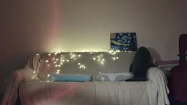 Snapshot of Pixxxis chatting on October 2025 12:12:02 AM Pixxxis online show from October 2025 12:12:02 AM