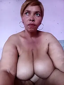 yummyhottie-clit online show from October 2025 12:58:01 PM