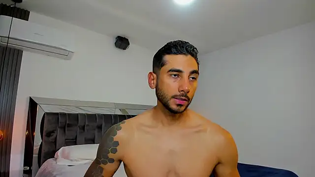 Snapshot of MARC_THOMPSON_ chatting on October 2025 03:25:01 AM MARC THOMPSON online show from October 2025 03:25:01 AM