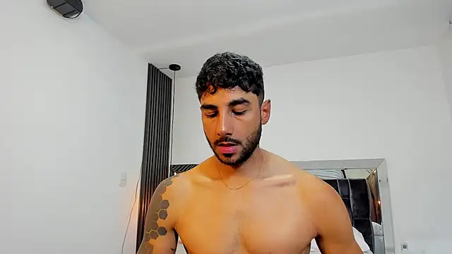 Snapshot of MARC_THOMPSON_ chatting on October 2025 01:44:01 AM MARC THOMPSON online show from October 2025 01:44:01 AM