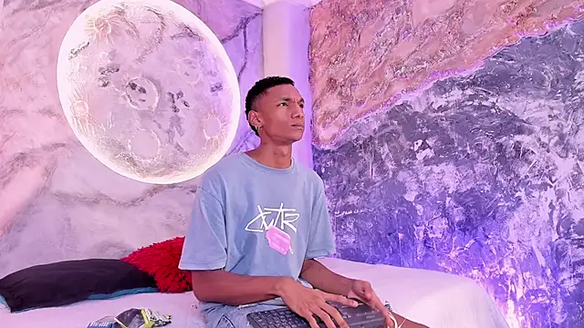 JulienSaint online show from October 2025 05:22:02 PM