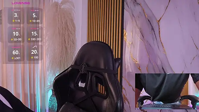 JulienSaint online show from December 2025 05:06:02 PM