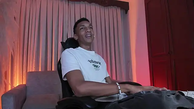 JulienSaint online show from January 2026 10:42:01 AM