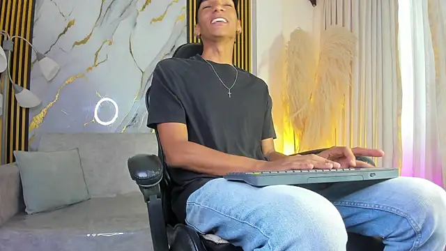 JulienSaint online show from March 2026 12:20:02 PM