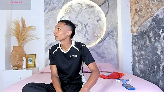 JulienSaint online show from April 2026 12:31:01 PM