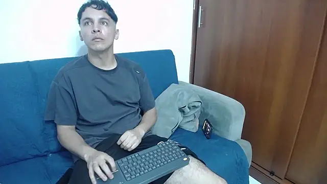 Snapshot of Andres_69_Fantasy chatting on June 2026 11:18:01 PM Andres 69 Fantasy online show from June 2026 11:18:01 PM