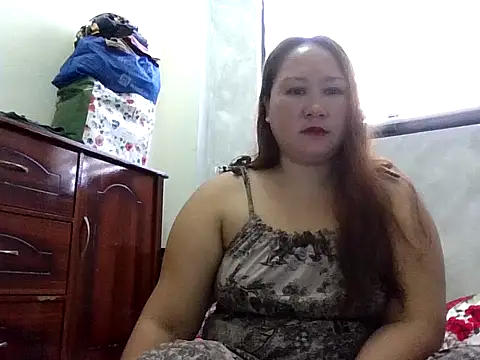 Snapshot of prettywetmom88 chatting on January 2026 01:41:02 AM prettywetmom88 online show from January 2026 01:41:02 AM