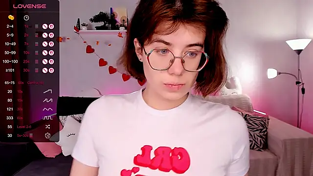 BellaCaress online show from November 2025 02:25:01 AM